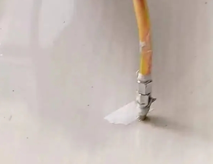 湄潭瓷砖空鼓维修公司专业解答在瓷砖铺贴过程中，如果使用的砂料过粗（如全部使用了粗砂），可能会导致以下问题